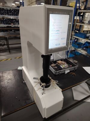 HR-150/45DX Ελέγχων σκληρότητας με οθόνη αφής Rockwell